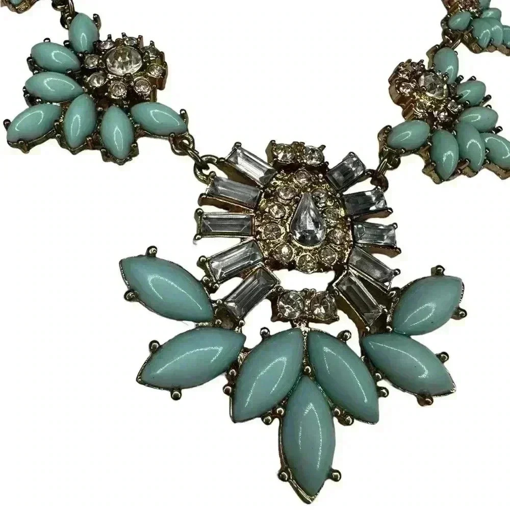 Beautiful statement blue jeweled necklace womens jewlery - Picture 2 of 3